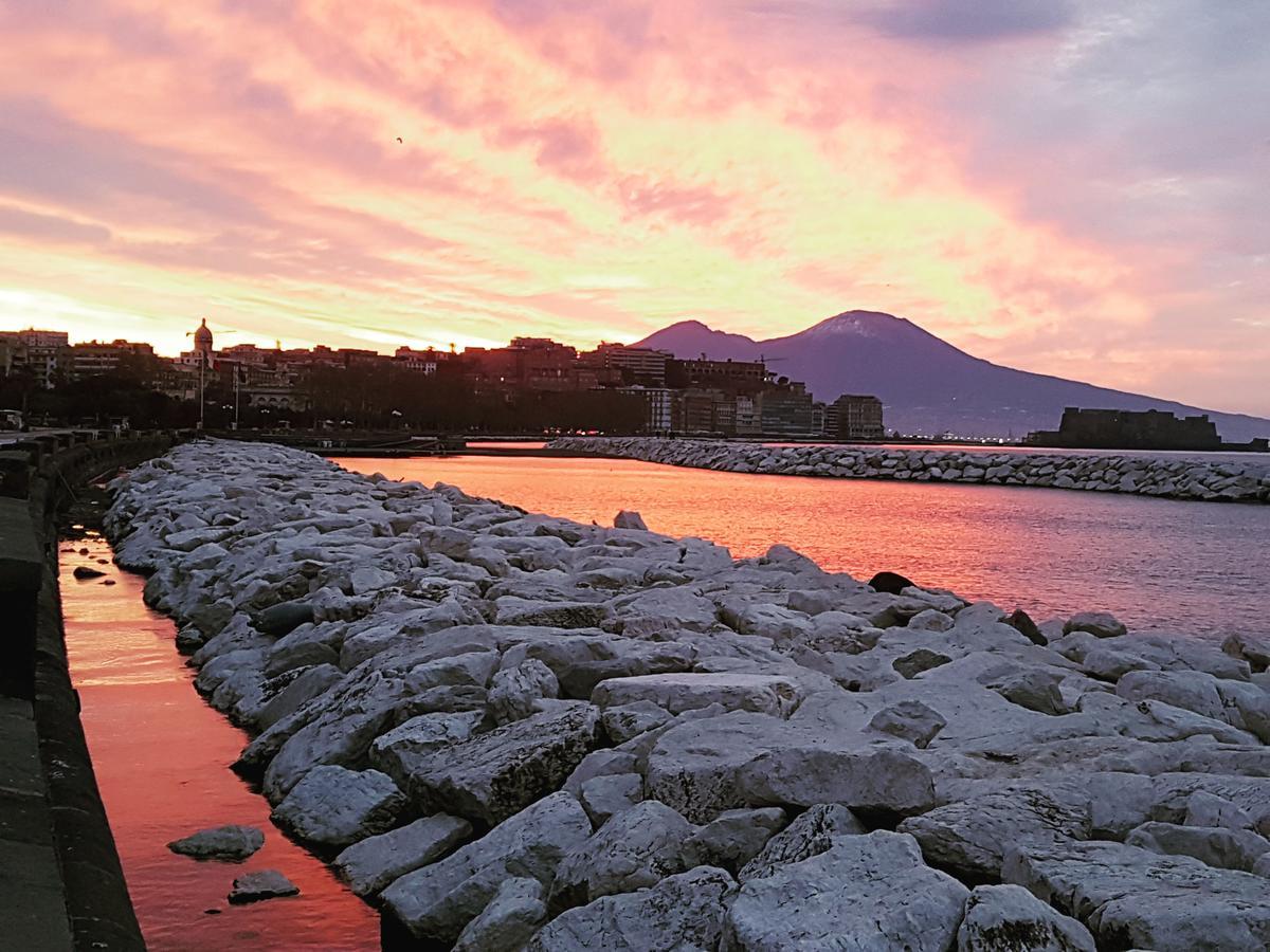 Napoli Tree - Lungomare Ξενοδοχείο Εξωτερικό φωτογραφία